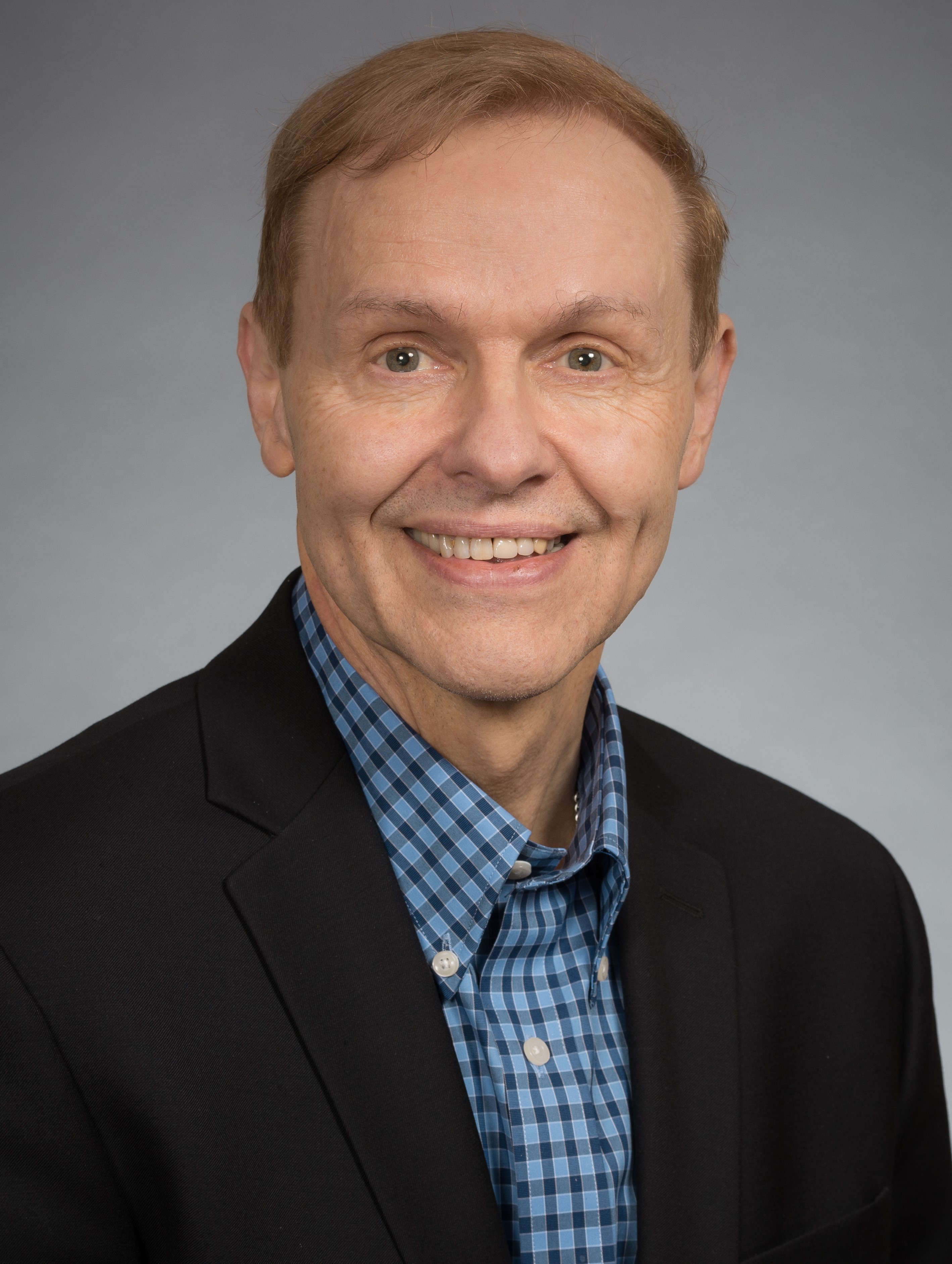 Headshot photo of Ib Odderson