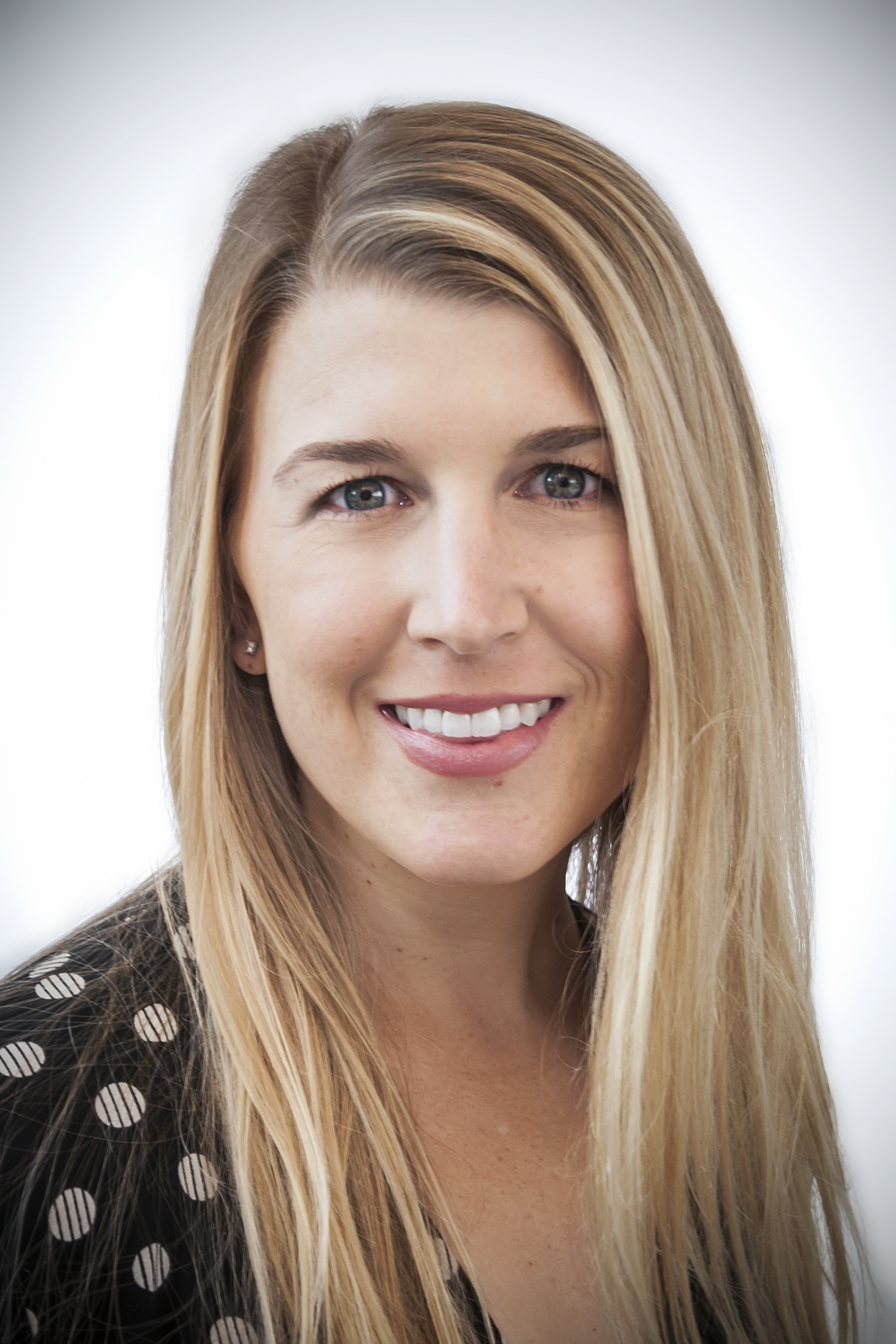 Headshot photo of Jaclyn Omura